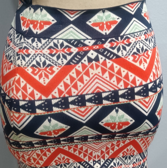 BCBG Max Azria Starr Power Bandage Skirt S - Picture 3 of 7